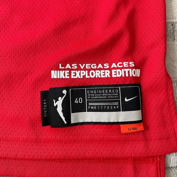 Nike Kelsey Plum #10 LV Aces Jersey 🏀 - Picture 4 of 7